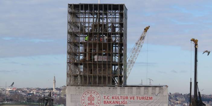 Fırtınada brandası uçunca Kız Kulesi'nin son durumu görüntülendi