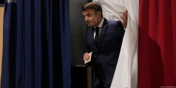 Tartışmalı emeklilik yasası: Macron meclisi baypas etti