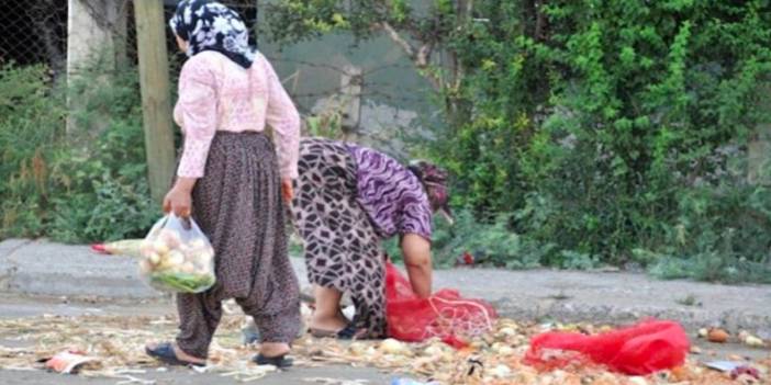 Vatandaş pazardan soğan topluyor: Soğanın tanesi 7.25 TL olurken, patlıcan 3.40 TL, domates 5.75 TL, salatalık 3.84 TL oldu