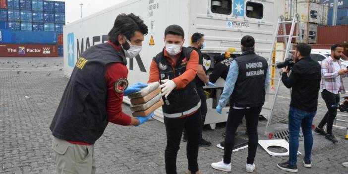 Mersin Limanı'nda 'Miror' 97,5 kilo kokain buldu: 2 gözaltı