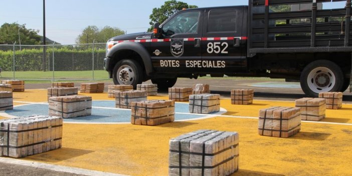 Son durağı Mersin Limanı olan kokain yüklü gemi Panama'da yakalandı