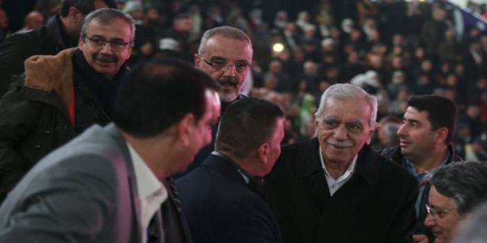 Ahmet Türk'ten Selahattin Demirtaş'a destek: 'Parti içinde birçok genel merkez oluştu'