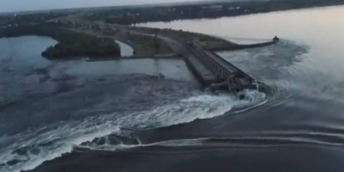 Rusya, Ukrayna'da barajı vurdu: Herson’da tahliyeler başladı