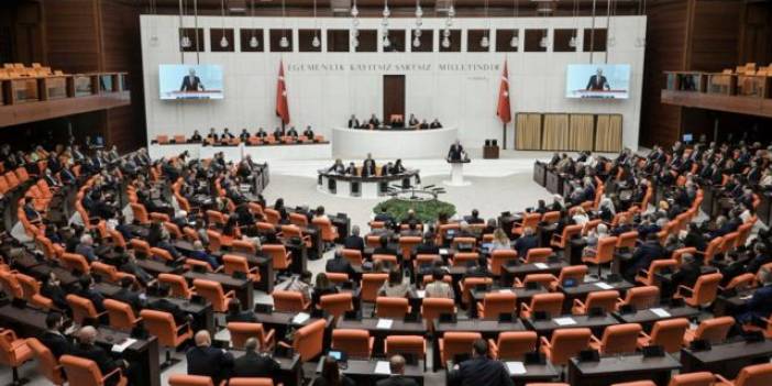 Saadet Partisi'nin Meclis'te grup kurması sonrası komisyonlarda sayısı azalan AKP'den hamle