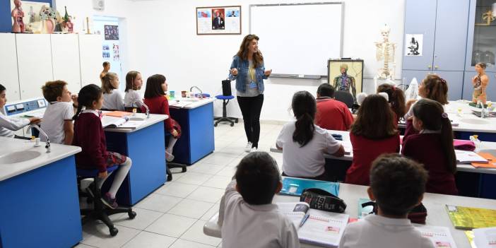 Öğretmen maaşları ödenmiyor: Kaynak yok