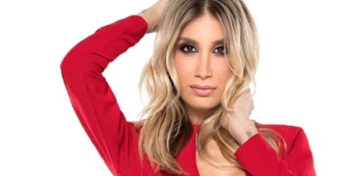 İrem Derici: Rastgele’ şarkısında dört kişiydik, pavyon olunca, Mustafa Ceceli sıvıştı