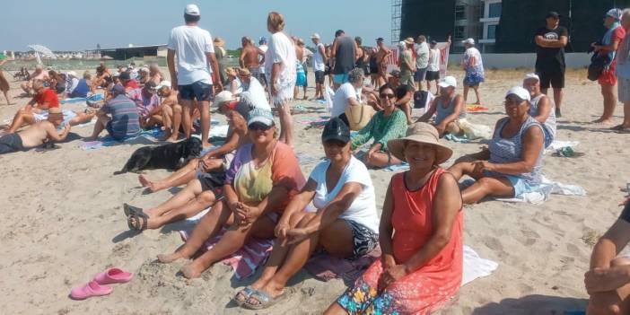 Ayvalık sahilinde oturma eylemi: 'Kıyılar halkındır'