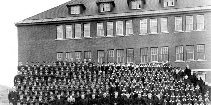 Kanada'da yerli çocukların kaldığı yatılı okulda toplu mezar bulundu