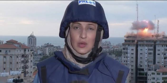 İsrail'in Gazze'ye düzenlediği hava saldırısı canlı yayında kaydedildi