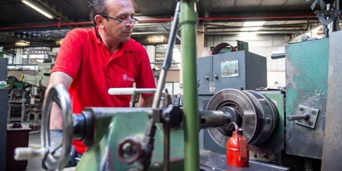 TÜİK: Sanayi üretimi yüzde 0,7 geriledi