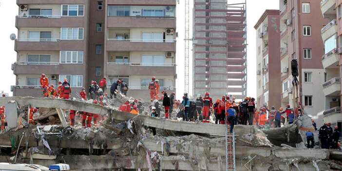 İzmir depreminin 6. yılında aranan adalet: 36 kişinin hayatını kaybettiği Rıza Bey Apartmanı davasında aileler adalet bekliyor