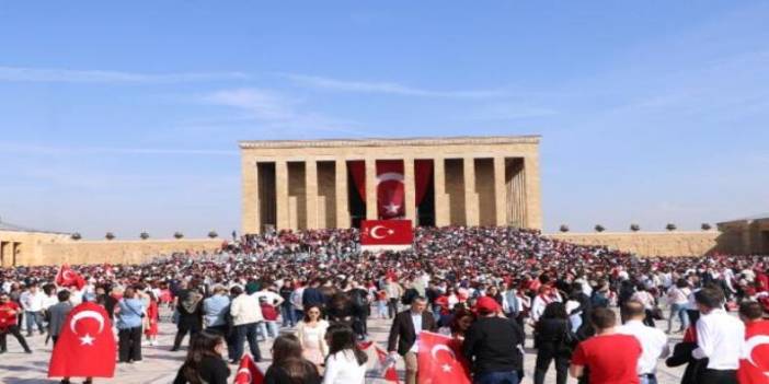 Anıtkabir, Cumhuriyet'in 100. yılında ziyaretçi rekoru kırdı