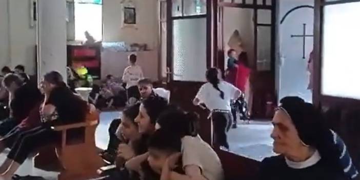 Gazze'ye atılan bir bomba kilisenin yakınına düştü: İbadet için toplanan Hristiyanlar panik yaşadı