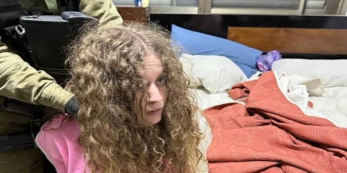 Filistin direnişinin sembol ismi Ahed Tamimi'yi İsrail askerleri evinden gözaltına alındı
