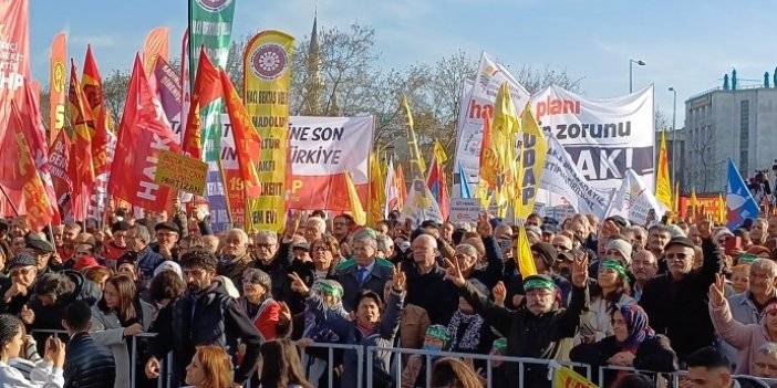 Alevi örgütleri Kadıköy'den seslendi: Laik eğitim, insanca yaşam istiyoruz