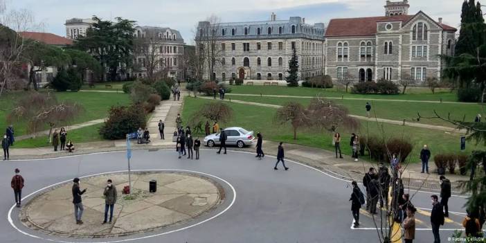 Boğaziçi Üniversitesi'nde fakülte krizi