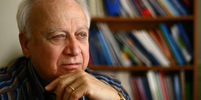 50 yılını Boğaziçi Üniversitesi'nde geçiren eski rektör Prof. Dr. Üstün Ergüder kampüse alınmadı
