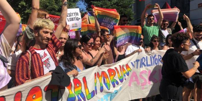 22. İstanbul Onur Yürüyüşü Bağdat Caddesi'nde düzenlendi