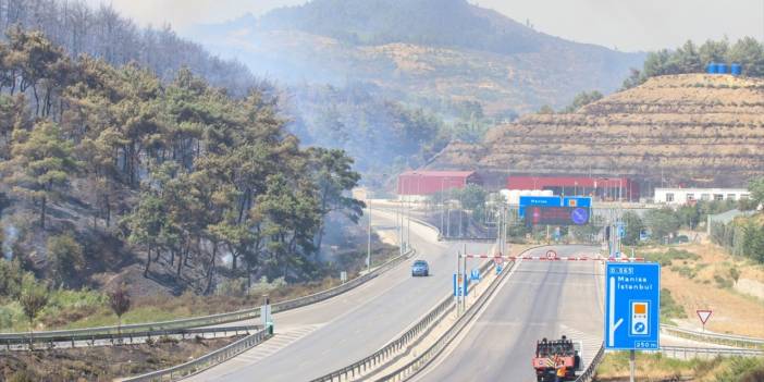 İzmir'de yangın nedeniyle trafiğe kapatılan yol ve tünel ulaşıma açıldı