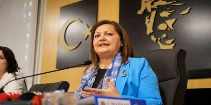 Burcu Köksal, AKP'ye geçeceğini söyledi, "İçim çok rahat" dedi