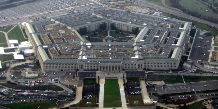 Pentagon IŞİD'i işaret etti: Suriye'nin doğusunda kalmaya devam edeceğiz