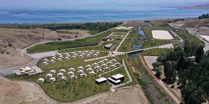 Ahlat Köşkü'nün sadece yapım maliyeti şimdilik 97 bin 520 emekli maaşı