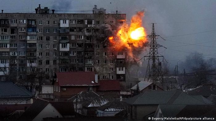 Mariupol'u savunan tartışmalı Azov Taburu