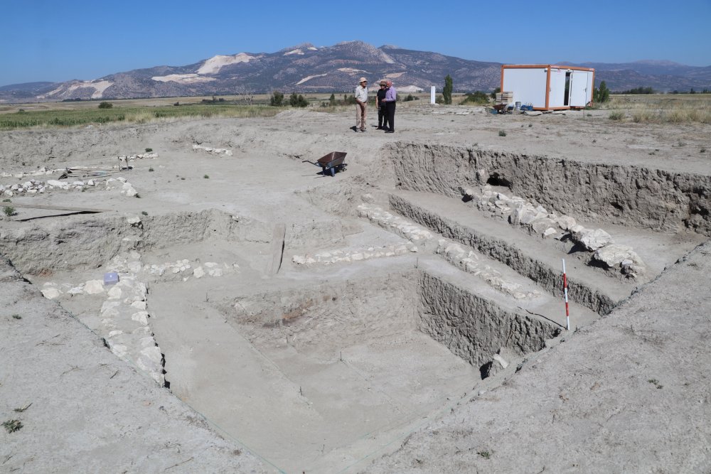 Prof. Dr. Umurtak: Hacılar Büyük Höyük'te tapınak, saray ortaya çıkacağını düşünüyoruz