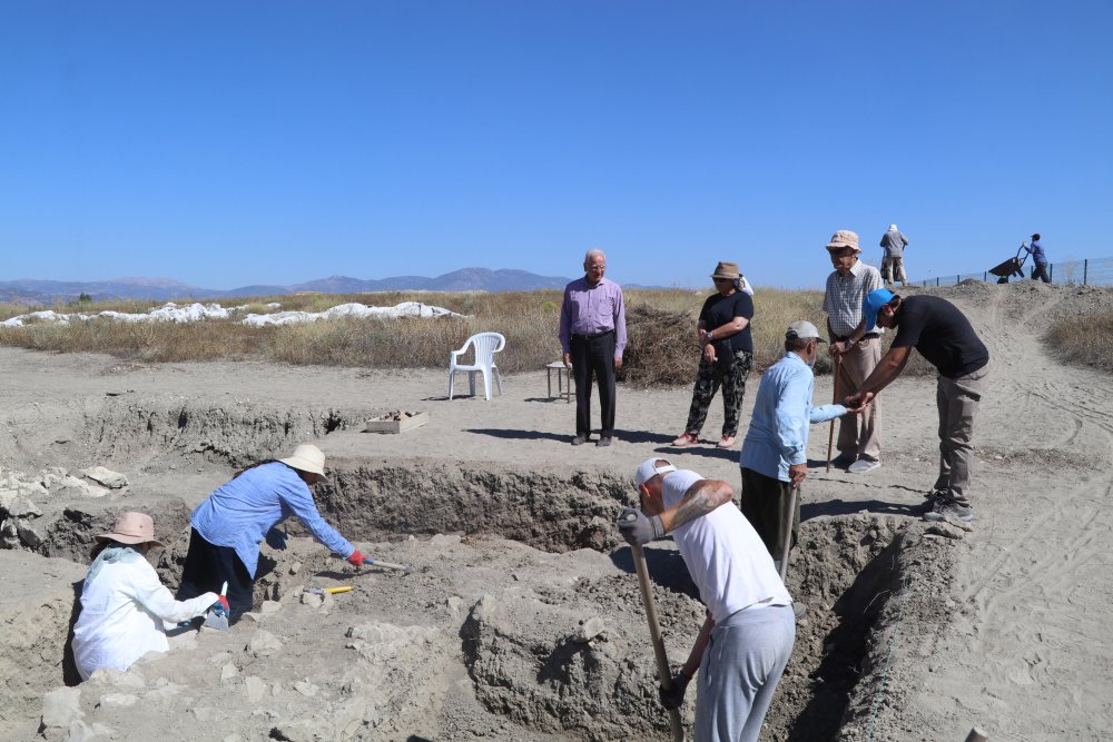 Prof. Dr. Umurtak: Hacılar Büyük Höyük'te tapınak, saray ortaya çıkacağını düşünüyoruz