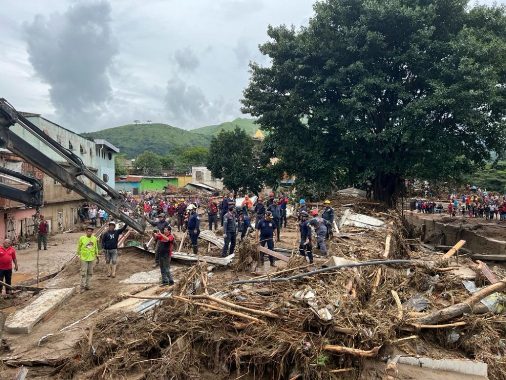 Venezuela'nın başkenti Caracas'ta heyelan: Ölü sayısı 25'e yükseldi