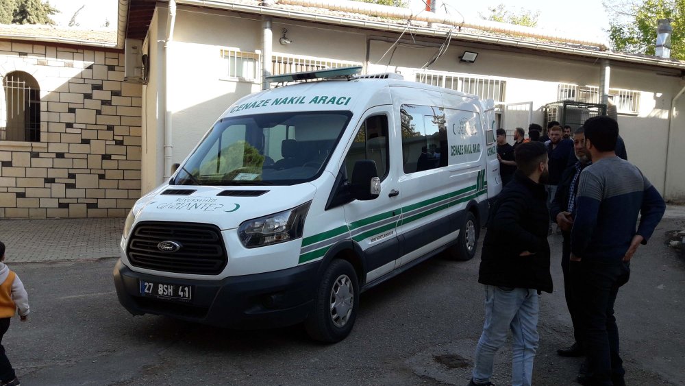 Sedyeden düştü hayatını kaybetti