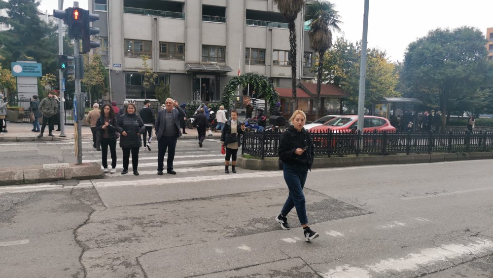 45 dakikada 75 yayaya ışık ihlali cezası