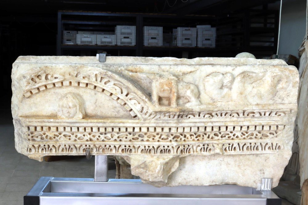 Roma İmparatoru Verus'un bronz heykeli ana vatanına döndü