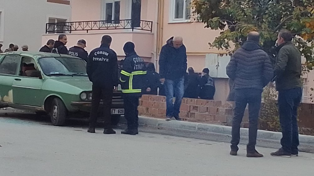 Polis, rehin aldığı eşini bırakmaya ikna edemedi! 17 saattir devam ediyor