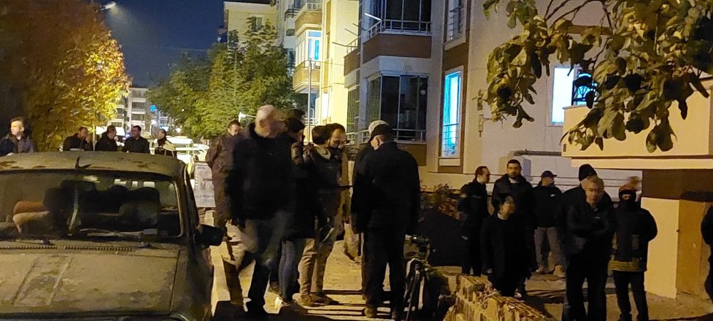 Polis, rehin aldığı eşini bırakmaya ikna edemedi! 17 saattir devam ediyor