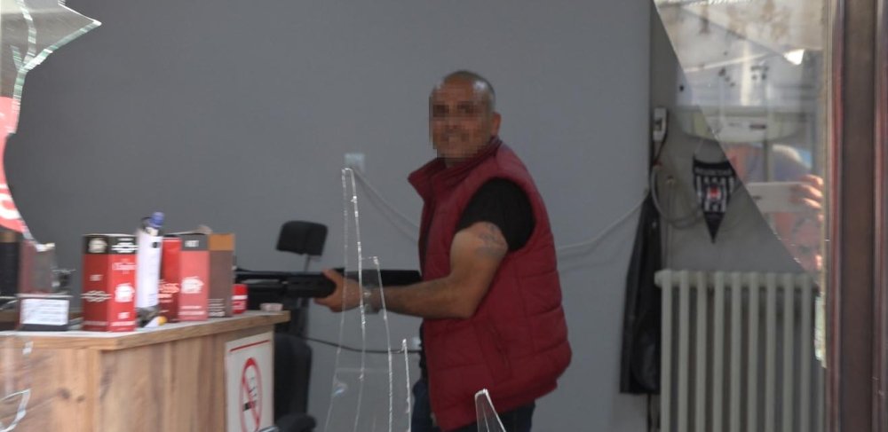 Polis, rehin aldığı eşini bırakmaya ikna edemedi! 17 saattir devam ediyor