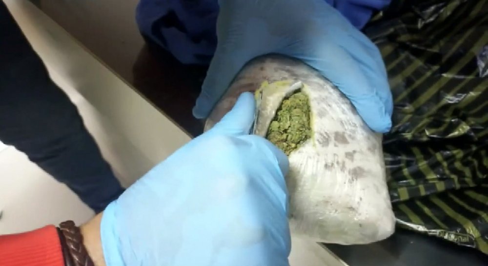 Yer: Mersin! Kargo paketlerinden uyuşturucu çıktı