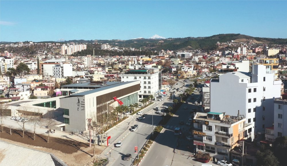 30 bin konutlu Kadirli'de tek bir bina yıkılmadı; ilçeye göç var: Nüfusu 200 bine ulaştı