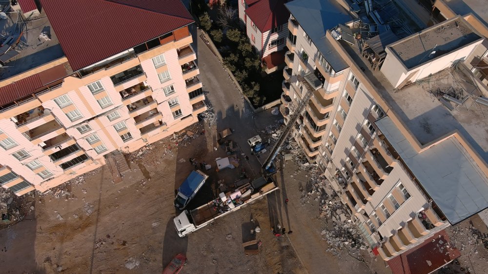 Afetzedelere taşınma telaşına 'deprem tarifesi': 'Yüzde 100 fiyat artışı söz konusu değil, çatışma alanında çalışmak gibi'