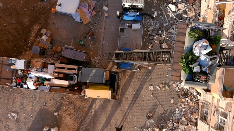 Afetzedelere taşınma telaşına 'deprem tarifesi': 'Yüzde 100 fiyat artışı söz konusu değil, çatışma alanında çalışmak gibi'