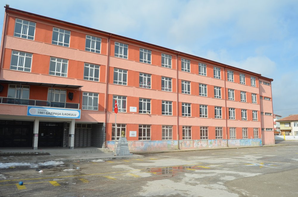 Aksaray'da 3 okula 'deprem riski' tahliyesi