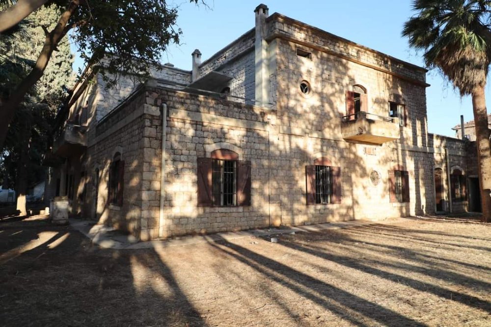 Depremde Kibar Feyzo’nun çekildiği Reyhanlı’daki tarihi konak da hasar aldı