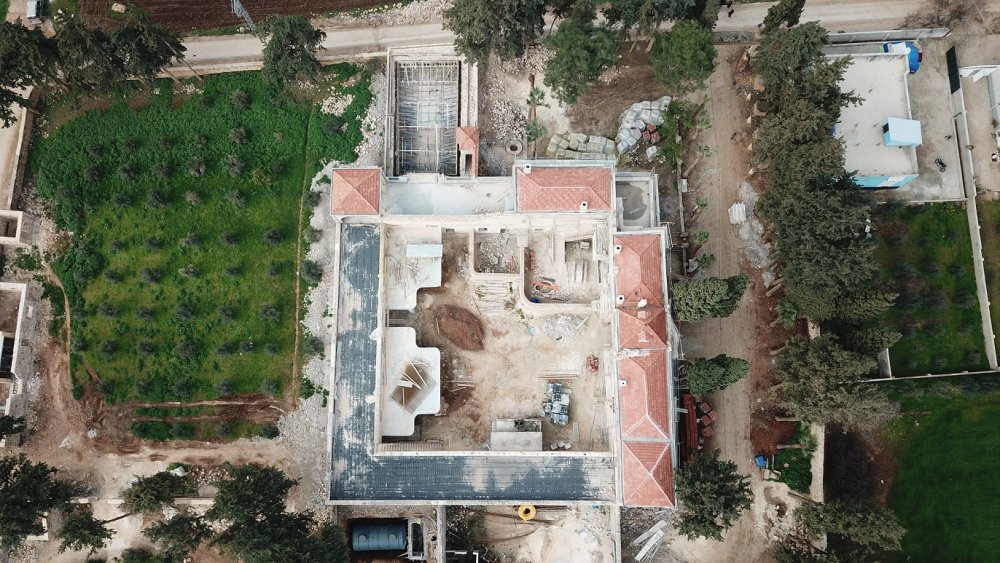 Depremde Kibar Feyzo’nun çekildiği Reyhanlı’daki tarihi konak da hasar aldı