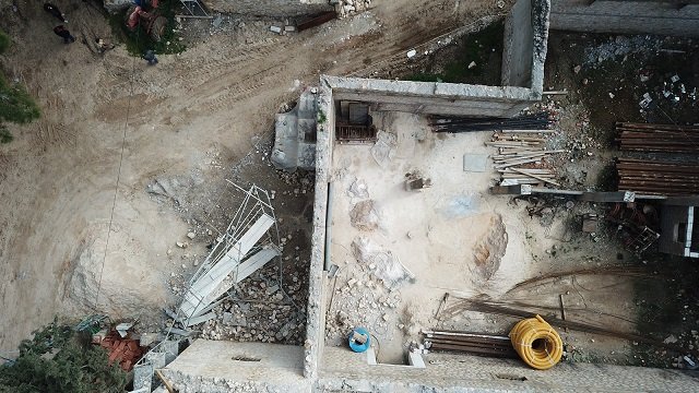 Depremde Kibar Feyzo’nun çekildiği Reyhanlı’daki tarihi konak da hasar aldı