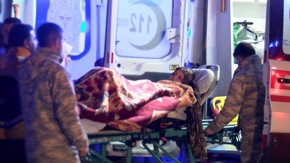 İstanbul’a deprem bölgesinden 6 yaralı daha getirildi