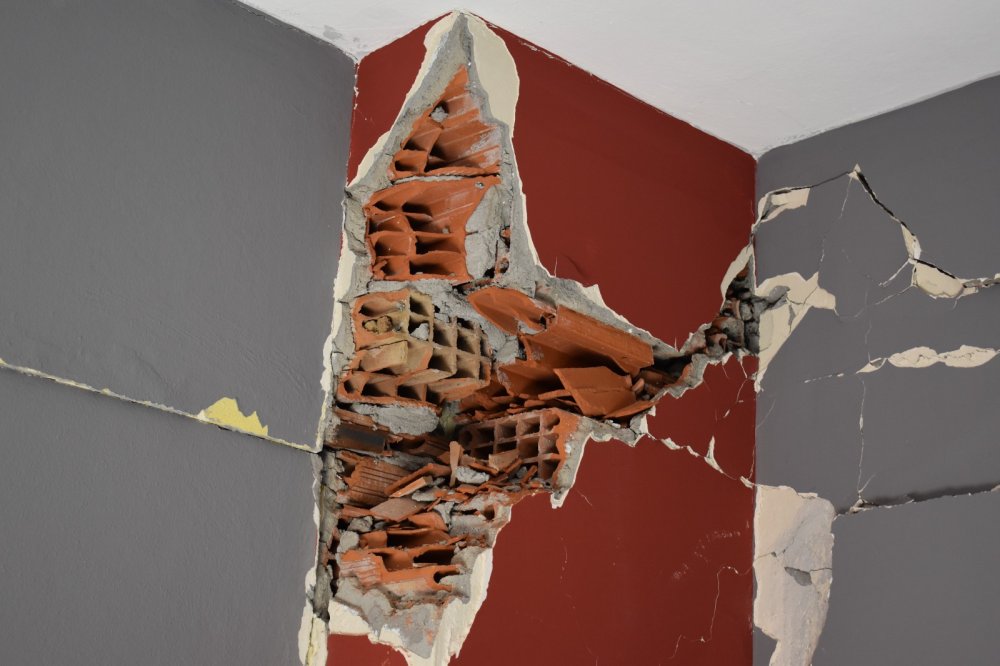 Kolon hırsızlığı! Bina sakinleri gözlerine inanamadı