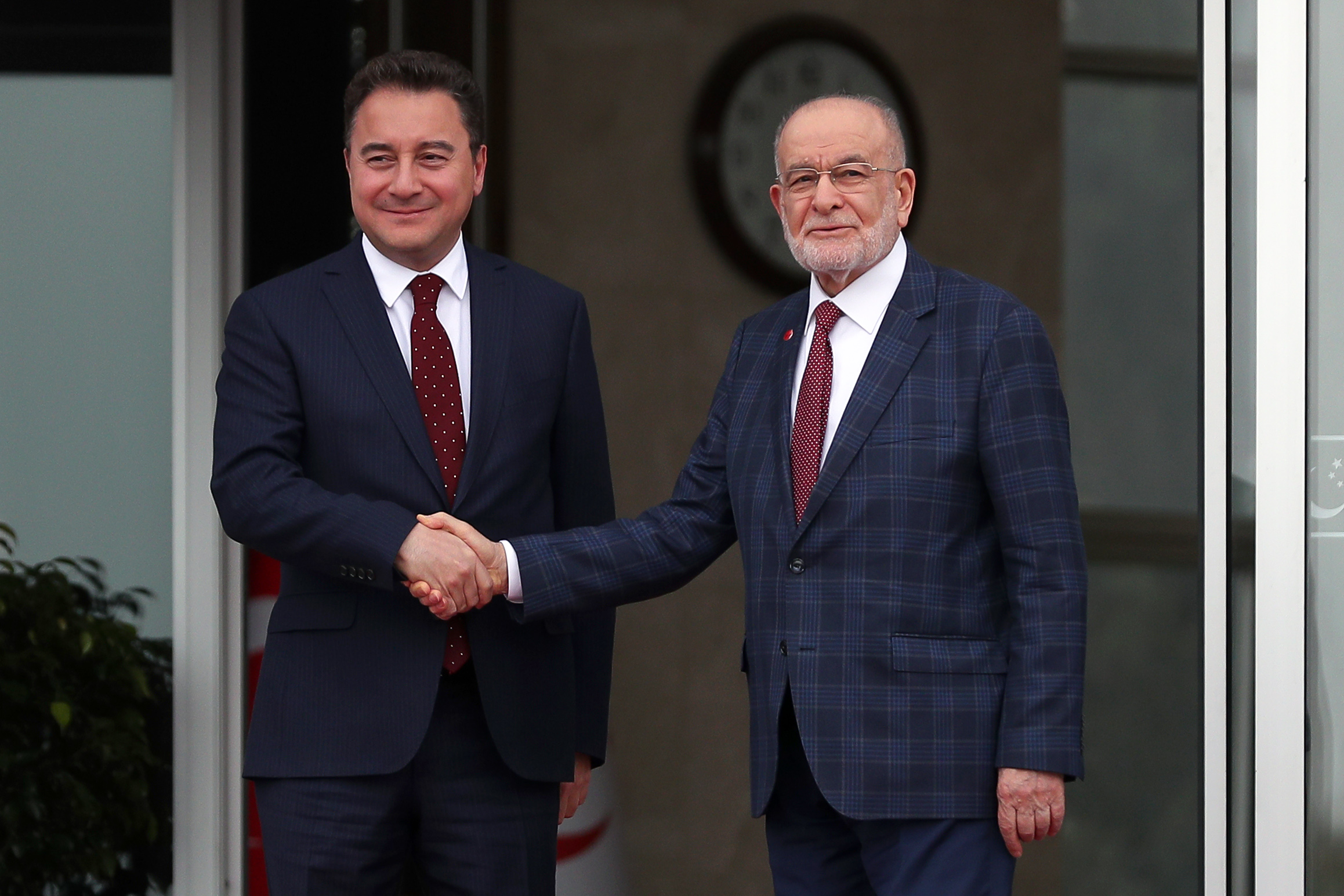 5 lider Saadet Partisi’nde bir araya geldi
