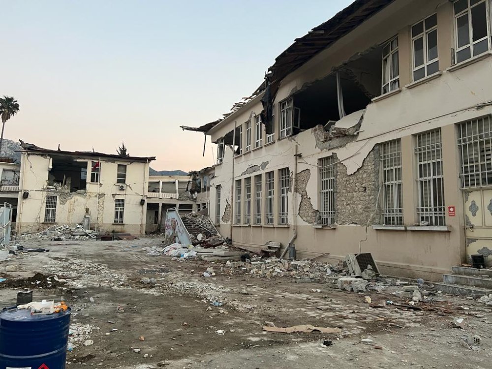 Depremde hasar gören tarihi yapılarda 'restorasyon hatası' iddiası