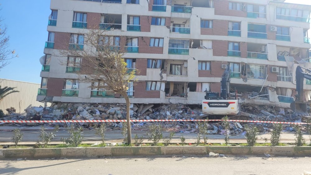 Doç. Dr. Sürmeli depremde yakınlarından 26 kişiyi kaybetti: 'İlk defa 14 Mart bu kadar acı geçecek benim için'