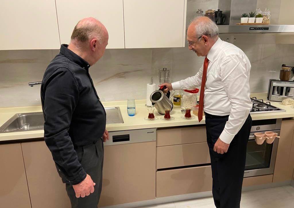 kemal-kilicdaroglu-merak-aksener-mutfaginda.jpg